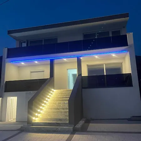 Lila Villa *